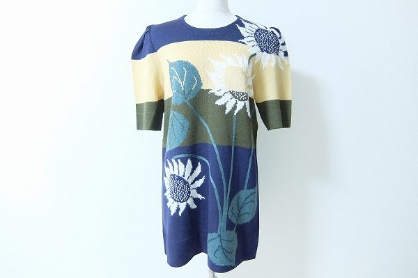 ヒマワリ×ボーダーが夏らしい斉藤都世子のニットトップスをお譲りいただきました