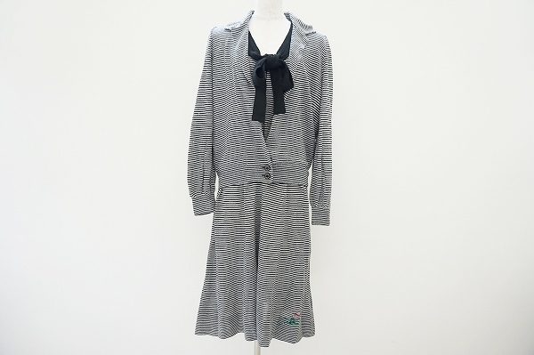 大きめのリボンタイが素敵な斉藤都世子のセットアップをお売りいただきました