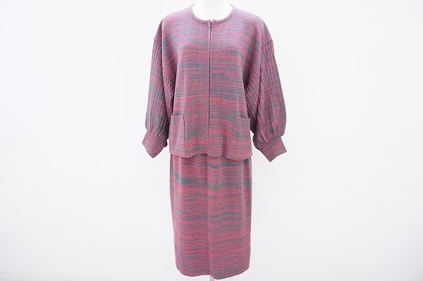 極上ニットアイテムが大人気の斉藤都世子のセットアップをお売りいただきました