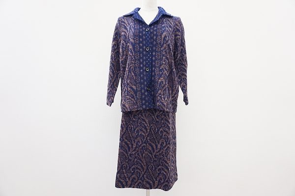 編目模様がロマンティック!斉藤都世子のニット製セットアップを買い取りました