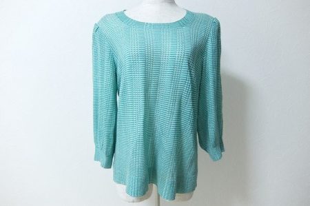 春めく爽やかエメラルドグリーンの斉藤都世子のニットを買取いたしました