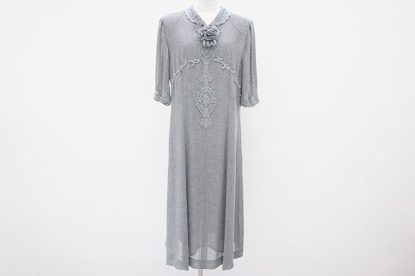 着るだけで気持ちも見た目も優美になってしまいそう、ノンノンドールのワンピースを買取いたしました