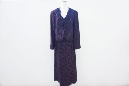 繊細なディティールが光るノンノンドールのレディーススーツをお売りいただきました