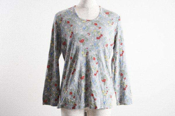 可愛い部屋着としても！バラ色の暮しの花柄カットソーをお売りいただきました