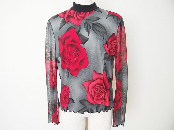大ぶりのバラが素敵！伊太利屋のハイネックトップスを買い取りました
