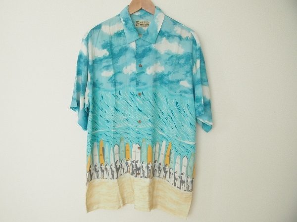 スカイブルーがきれいなパパスのアロハシャツを買い取りました