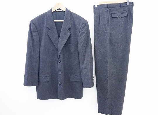 柔らかくスタイリッシュなパパスのシングルスーツ