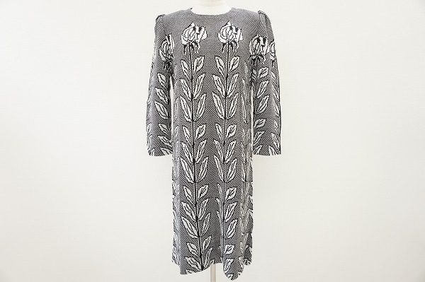 ツートーンカラーがおしゃれな斉藤都世子のワンピースを買い取りました