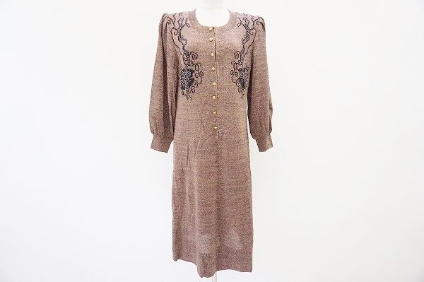 繊細な刺繍つき!斉藤都世子のニットワンピースを買い取りました