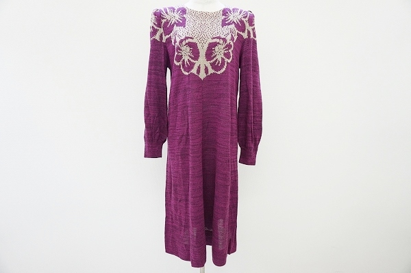 高貴な紫に花柄が素敵なワンピース！斉藤都世子