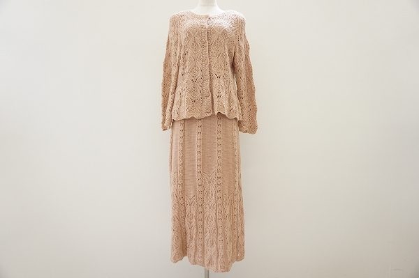 人気のヌーディカラー！バラ色の暮しのレースセットアップを買い取りました