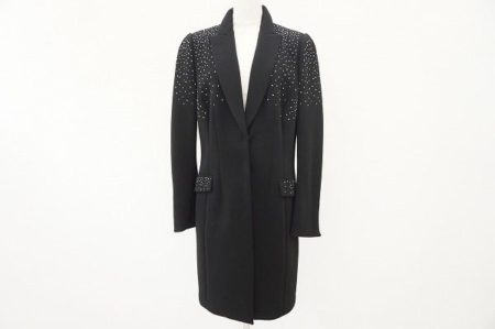 ラインストーンがきらびやかな伊太利屋のコートをお売りいただきました