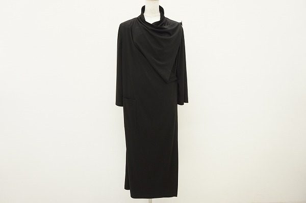 伊太利屋のモードなブラックワンピースをお売りいただきました