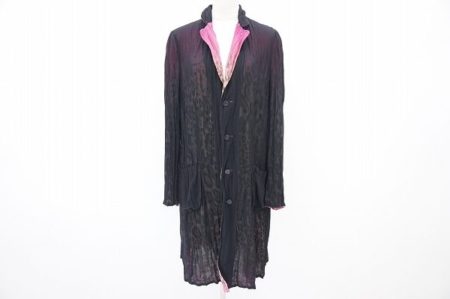 重宝するリバーシブルタイプ！伊太利屋の薄手コートを買い取りました