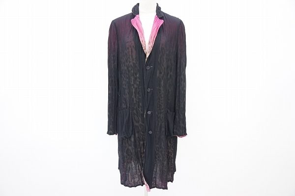 重宝するリバーシブルタイプ！伊太利屋の薄手コートを買い取りました