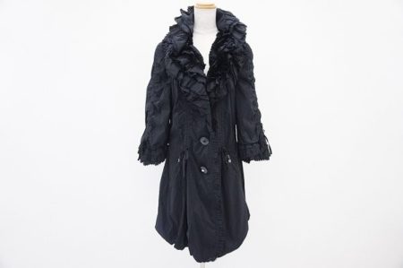 ボリュームたっぷりの伊太利屋のロングコートをお売りいただきました