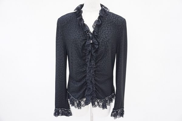 フリルレースが豪華な伊太利屋のブラウスをお売りいただきました