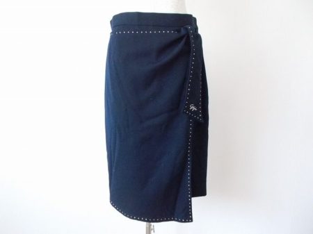 ステッチが可愛い伊太利屋のラップスカートをお譲りいただきました