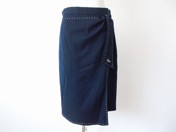 ステッチが可愛い伊太利屋のラップスカートをお譲りいただきました