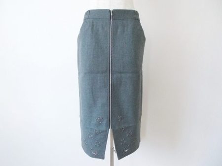 伊太利屋のフロントジップデザインのスカートを買い取りました