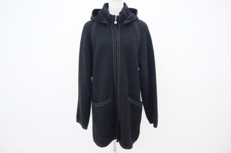 モード感あふれる伊太利屋のフードつきコートを買い取りました