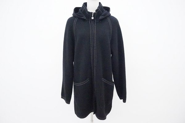 モード感あふれる伊太利屋のフードつきコートを買い取りました