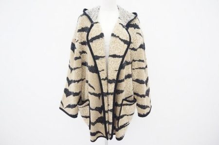 ふわふわで可愛い伊太利屋のしまうま柄コートをお売りいただきました