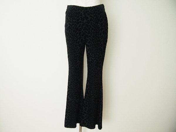 スタイルアップ間違いなし！伊太利屋のブーツカットパンツを買い取りました