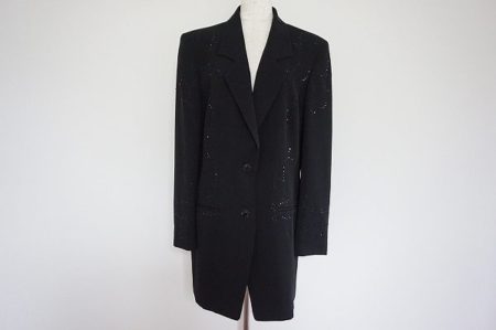 モードな着こなしの決め手！伊太利屋のロング丈ジャケットをお売りいただきました