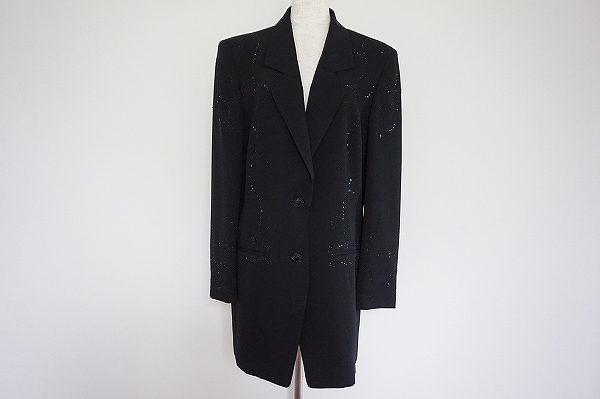 モードな着こなしの決め手！伊太利屋のロング丈ジャケットをお売りいただきました