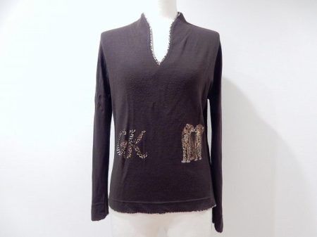 得意のヒョウ柄がアクセントになった伊太利屋のカットソーをお譲りいただきました