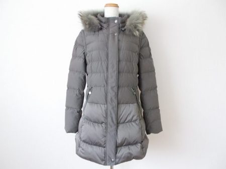 ファーつきで華やかさアップ！伊太利屋のダウンコートをお売りいただきました