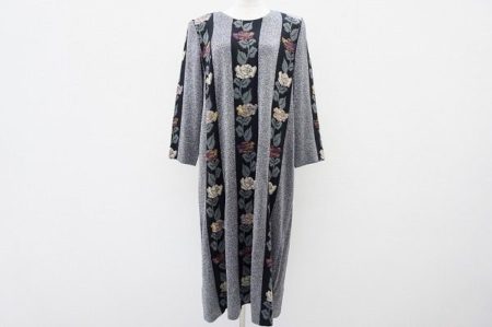 斉藤都世子のストライプ×バラ柄ワンピースをお譲りいただきました