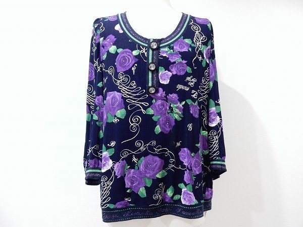 パープルの花柄が美しい伊太利屋のニットトップスを買い取りました