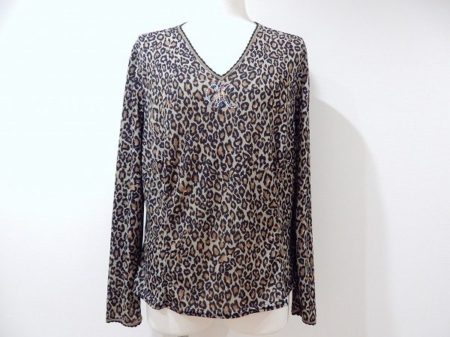 Vネックで使いやすい伊太利屋のヒョウ柄カットソーを買い取りました