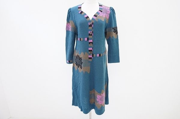 アクセントになったボーダーが可愛い斉藤都世子のワンピースを買い取りました