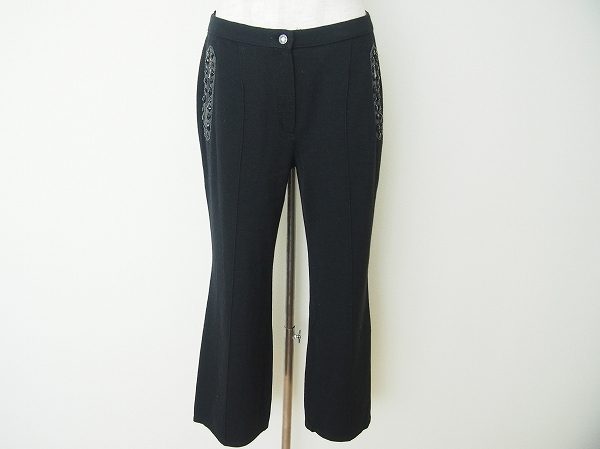 脚のラインを綺麗に見せてくれる伊太利屋のブーツカットパンツを買い取りました