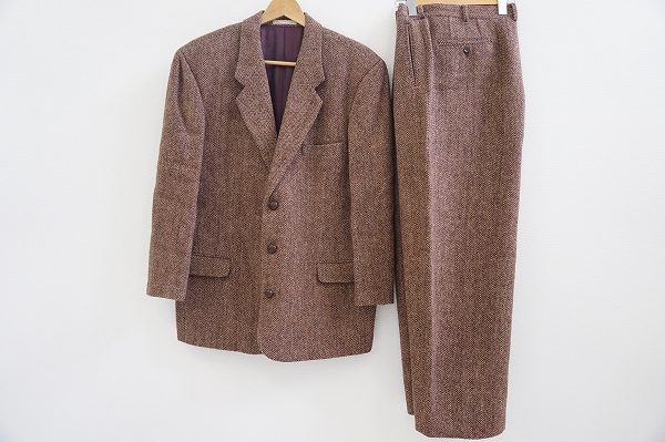 ネクタイ選びが楽しくなりそうなパパスのハリスツイードのスーツを買い取りました