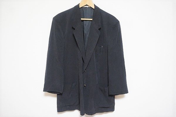 上品なデザインが光るパパスのシルク素材ジャケットを買い取りました