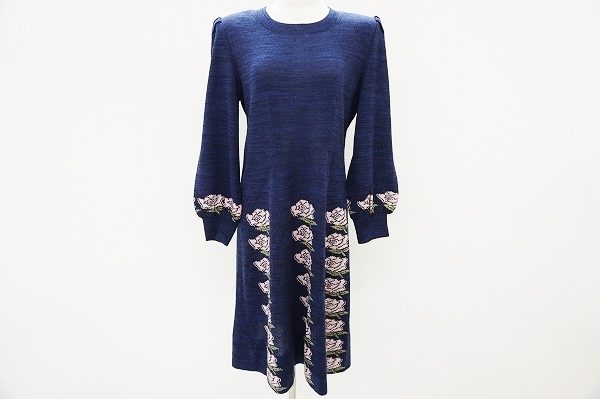 優雅なバラデザイン!斉藤都世子のニットワンピースをお譲りいただきました