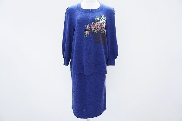 フラワーブーケが豪華!斉藤都世子のふんわりニットワンピースをお譲りいただきました