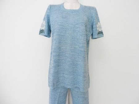 袖口のお花が可愛い！斉藤都世子のニットセットアップをお譲りいただきました