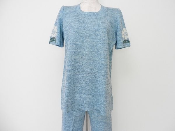 袖口のお花が可愛い!斉藤都世子のニットセットアップをお譲りいただきました