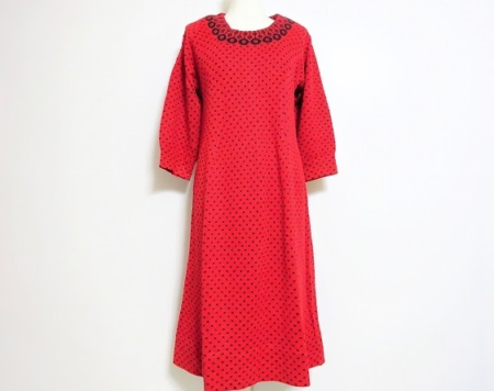 ピンドットの大人フェミニンワンピ！斉藤都世子