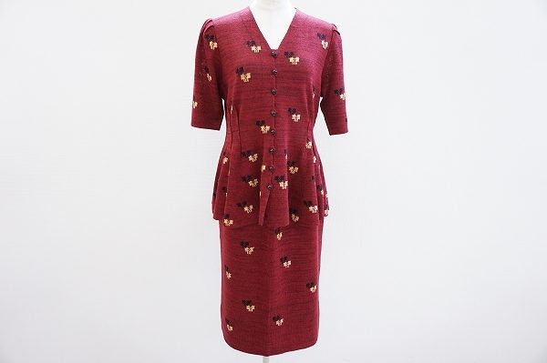 遊び心が感じられる可愛らしいデザインの斉藤都世子のセットアップを買い取りました