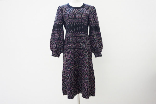 シルエットの美しさが違う斉藤都世子のニットワンピースを買い取りました