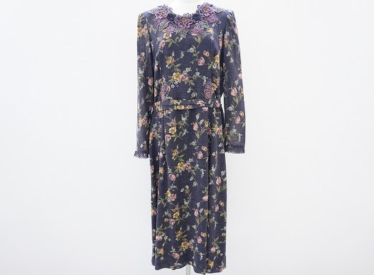 花柄が大人フェミニンなノンノンドールの美品ワンピース