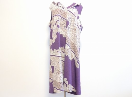 ちりめん×和テイストの花柄が上品なVネックワンピ！詩仙堂