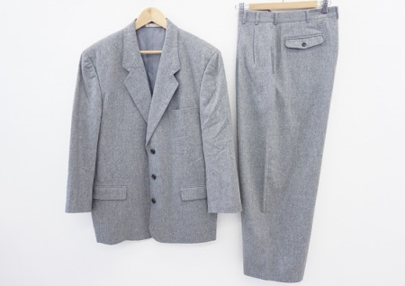 ベーシックなグレースーツ！パパス