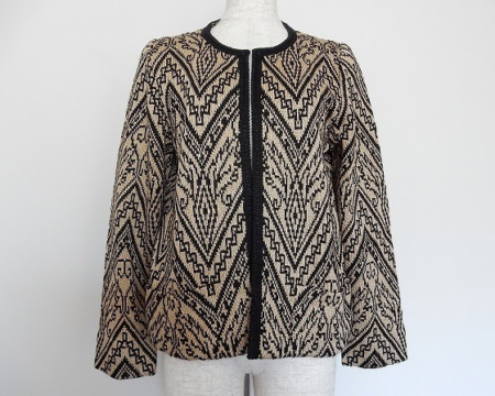 ブラック×ゴールドのハンサムジャケット！斉藤都世子